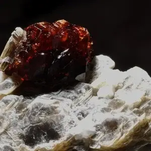 Garnet gemstone, available to set into your piece at Bintang Kuta Jewelry Workshop